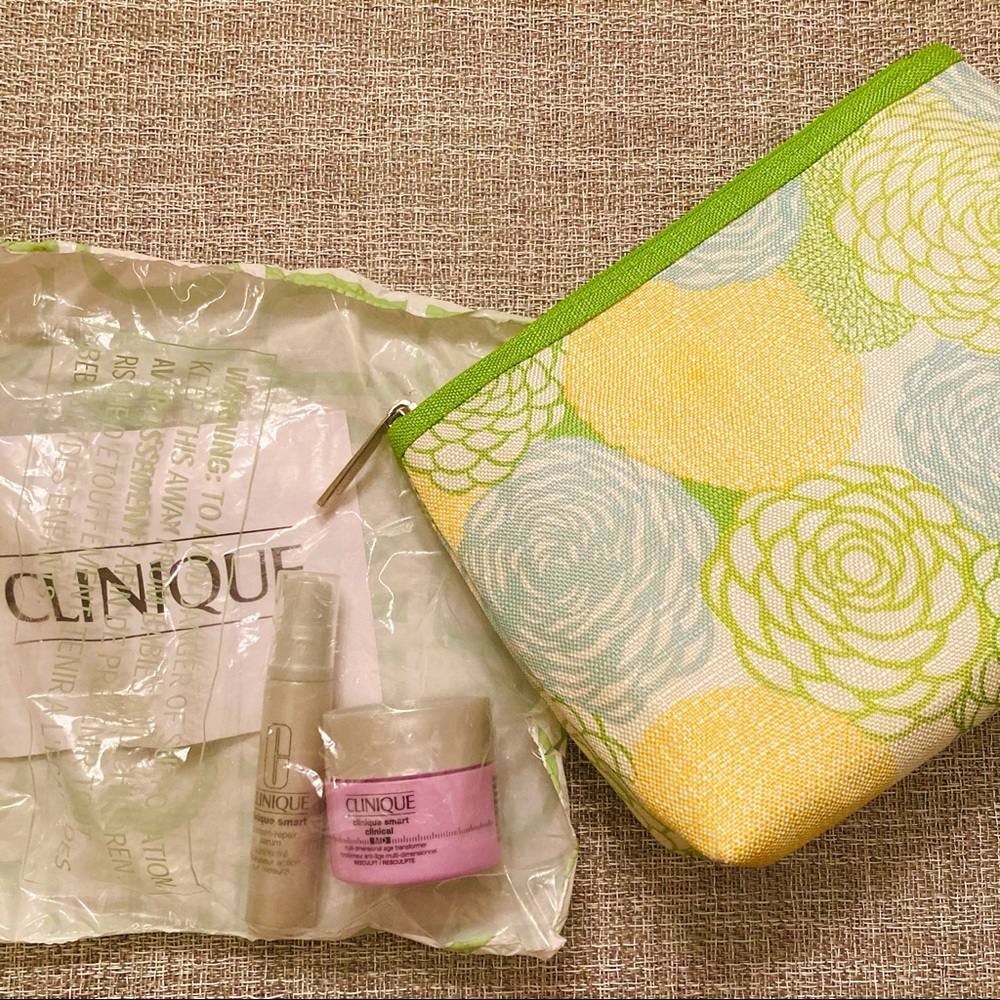 BrandNew Clinique Smart Skincare w/ a cosmetic bag